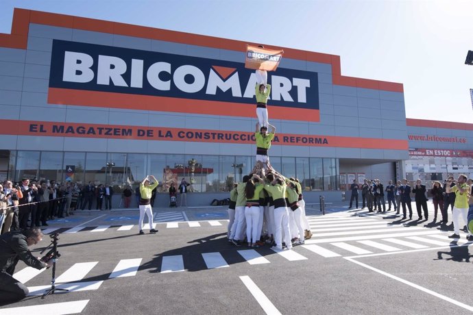 Inauguración de la tienda Bricomart en Terrassa
