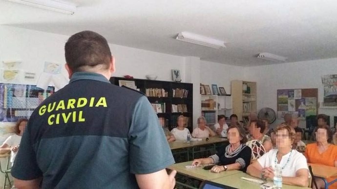 Remitiendo Np Opc Huelva "La Guardia Civil Detiene A Un Varón Que Robo A Un Anci
