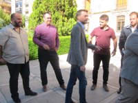 Maíllo (IU) ve "mucha sobreactuación" en la renuncia de Moreno Brenes y echa de menos una conversación al respecto