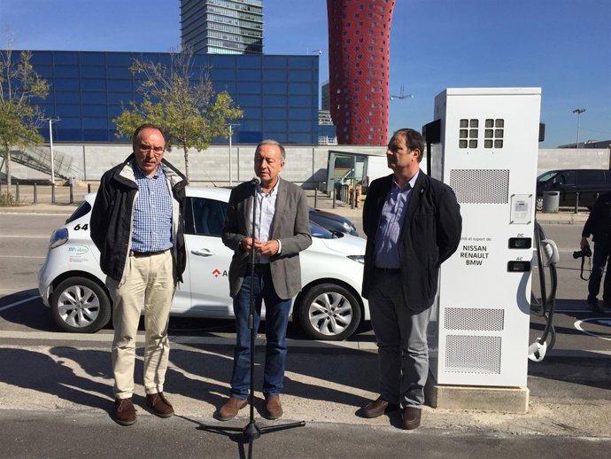 Antoni Poveda, en el centro