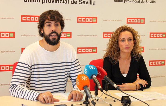 Carlos Aristu y Nuria Martínez, en rueda de prensa.