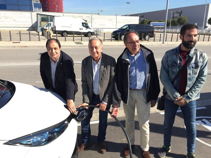 L'AMB engega una nova 'electrolinera'