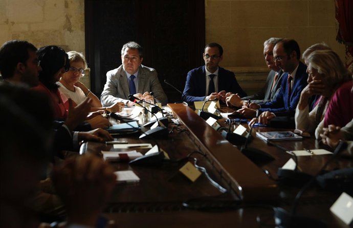 Reunión del comité asesor del quinto aniversario de la primera circunnavegación