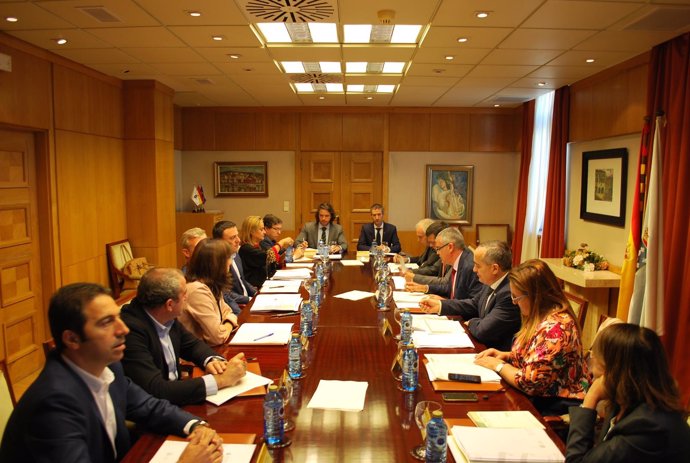 Reunión sobre incendios en la Delegación del Gobierno en Galicia.