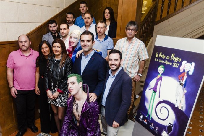 El alcalde en la presentación de la Noche en negro