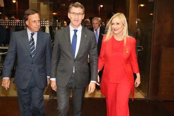 La presidenta  de la Comunidad de Madrid y el presidente de la Xunta