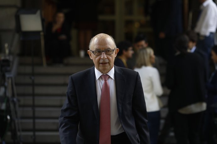 Cristóbal Montoro a les portes del Congrés