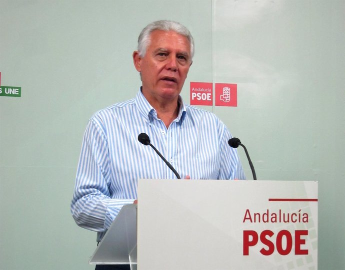 Francisco Menacho, senador del PSOE