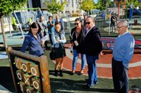 Santander instala una veintena más de juegos inclusivos en nueve parques