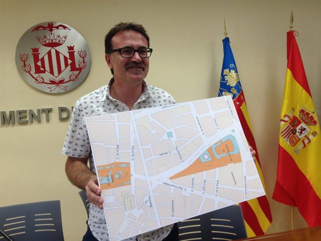 Grezzi anuncia la peatonalización parcial de la plaza del Ayuntamiento