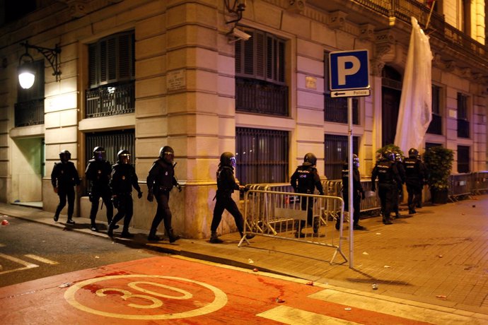 Agentes de la Policía Nacional en Cataluña