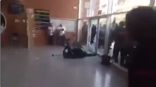 Lanzan una silla a un guardia civil en un colegio en Sant Joan de Vilatorrada