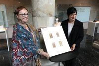 El Museo Fournier de Naipes de Álava recibe la donación de cuatro cartas del Siglo XVI