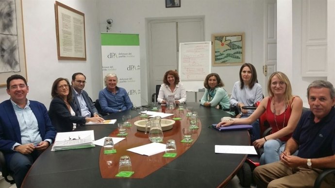 Reunión auspiciada por el Defensor del Pueblo.