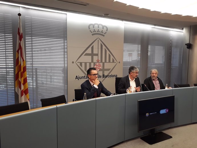 Agustí Colom y Josep Vives en la presentación de  'El Barça quiere a Les Corts'
