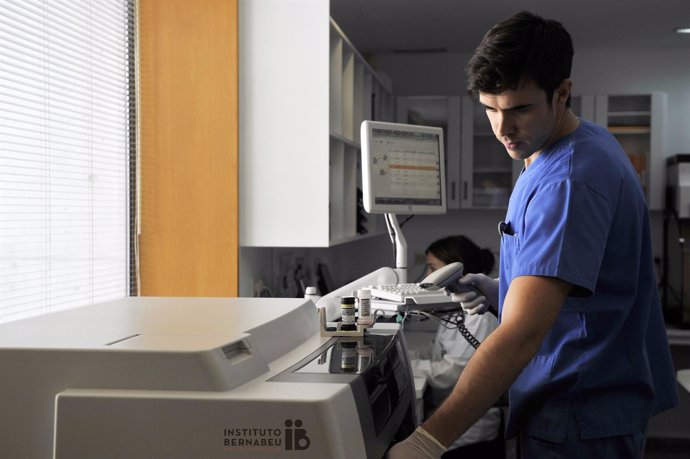 Preuba de paternidad en el laboratorio