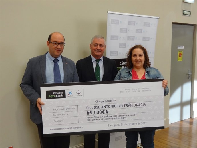 Antonio J. Ramos, director de la cátedra AgroBank de la UdL; J. Antonio Beltrán