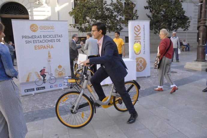 Francisco Cuenca, en la presentación de un servicio de alquiler de bicis