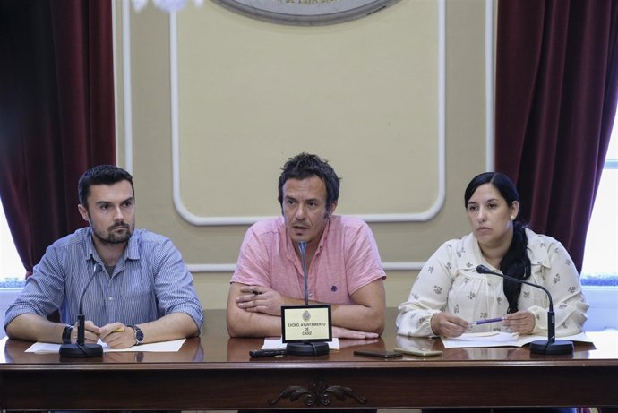 El alcalde de Cádiz con los portavoces del equipo de gobierno