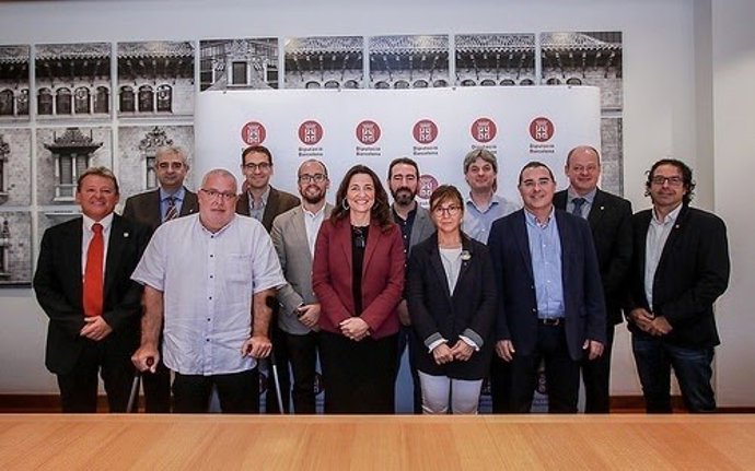 La Diputación de Barcelona firma créditos con consejos comarcales