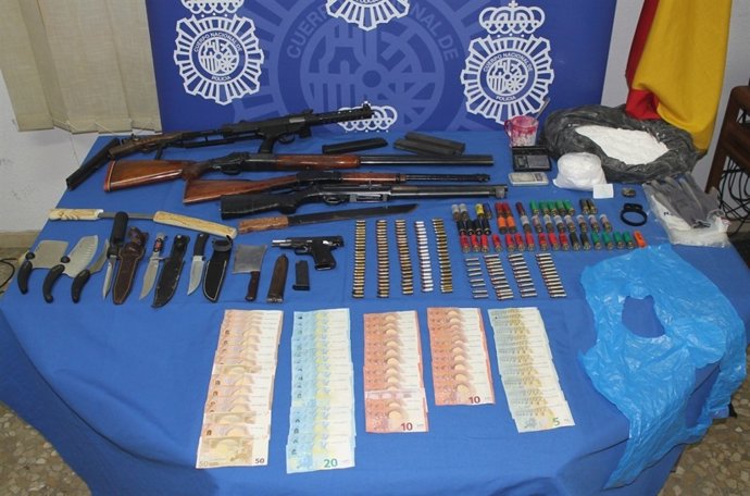 Nota De Prensa Y Foto