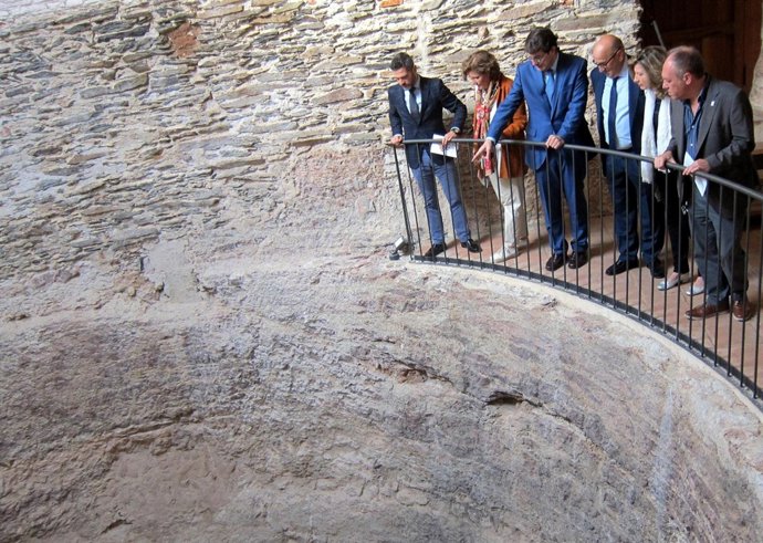   Salamanca: El Alcalde Junto A Responsable De Los Espacios Del Programa   