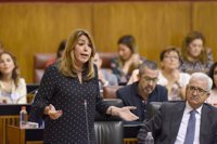 Susana Díaz pide a Puigdemont que "restituya la legalidad" en Cataluña antes de la convocatoria de elecciones