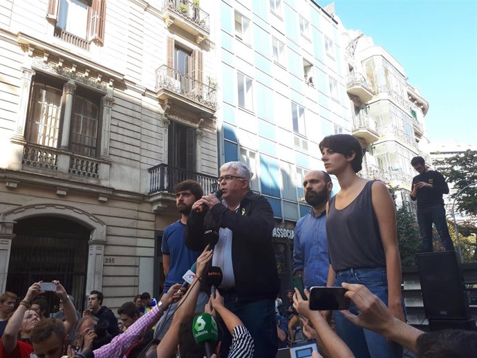 A.Alcoberro y M.Mauri, con portavoces de Universitats per la República