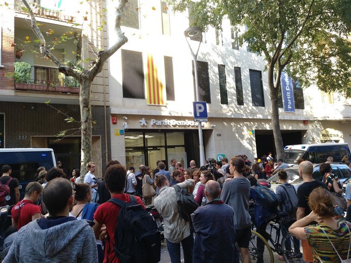 Concentració a la seu del PDeCAT