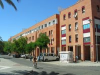 La Junta inicia la rehabilitación de 56 viviendas del Patio Pico Aneto en la barriada de Las Palmeras en Córdoba