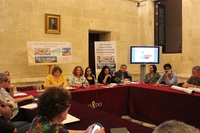 Rueda de prensa sobre la fosa común de Pico Reja