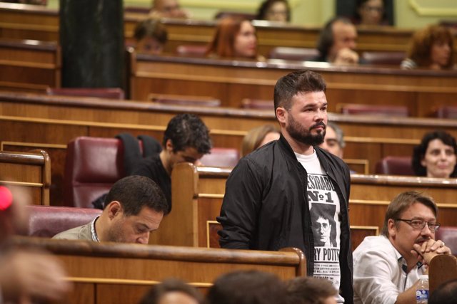 Gabriel Rufián abandona la sesión de control al Gobierno en el Congreso