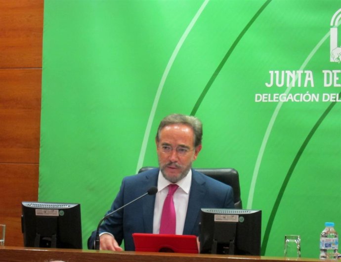 El consejero de Fomento y Vivienda, Felipe López.