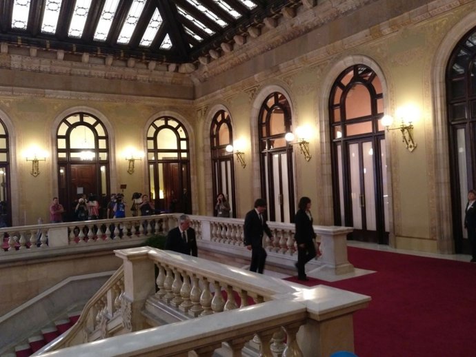 Pte.C.Puigdemont arribant al Parlament
