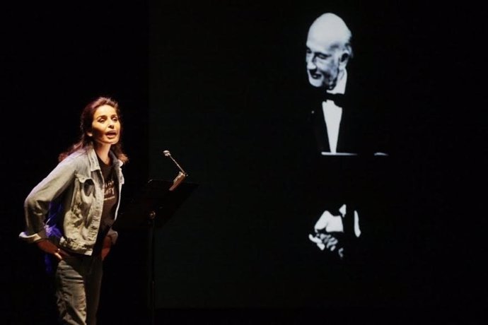 Blanca Marsillach recitando en 'Una noche blanca con los clásicos'