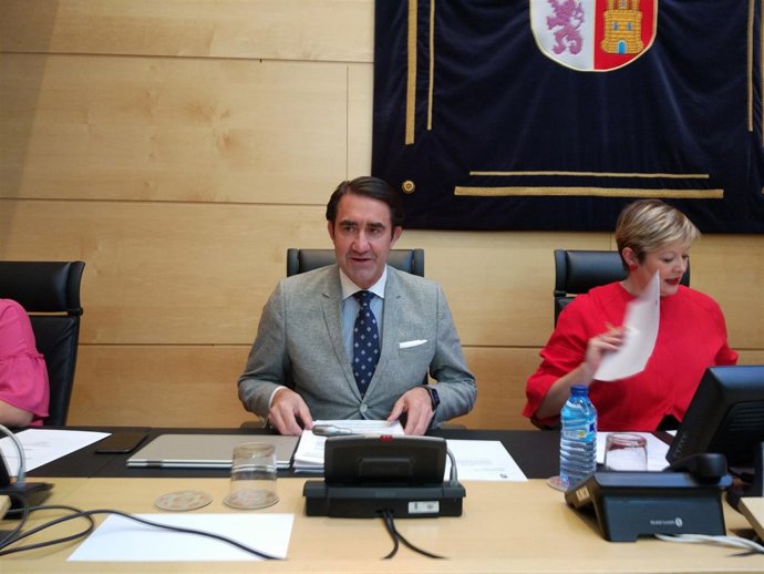 Suárez-Quiñones comparece en las Cortes