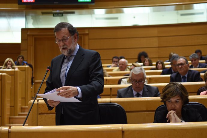 Mariano Rajoy y Santamaría en la sesión de control al Gobierno en el Senado