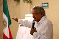 López Obrador pide a los senadores de MORENA, PRI y PAN que impidan la destitución del exfiscal de FEPADE