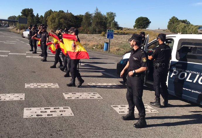 Policías nacionales regresan desde Cataluña a la provincia de Cádiz