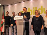 EH Bildu pide que el Parlamento Vasco reconozca oficialmente la "República de Catalunya"