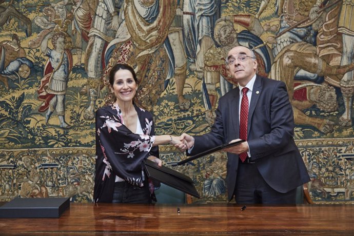 Acuerdo entre el Parlamento y Euskaltzainidia