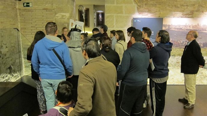 Visita guiada para personas con discapacidad intelectual en Alma Mater Museum