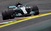 Mercedes marca el ritmo, Red Bull y Ferrari lo dejan para la segunda tanda