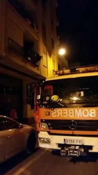 Unas 20 personas, desalojadas de madrugada por el incendio de un baño en Foios (Valencia)