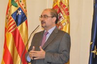 Lambán cree que la resolución para la independencia en Cataluña es "un hachazo a la legalidad"