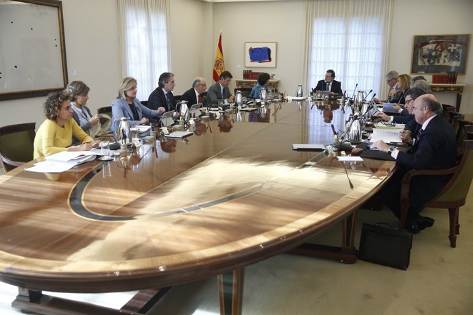 Mariano Rajoy presideix el Consell de Ministres extraordinari
