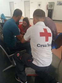 Llega una patera a Santa Pola con 11 inmigrantes, todos argelinos y mayores de edad