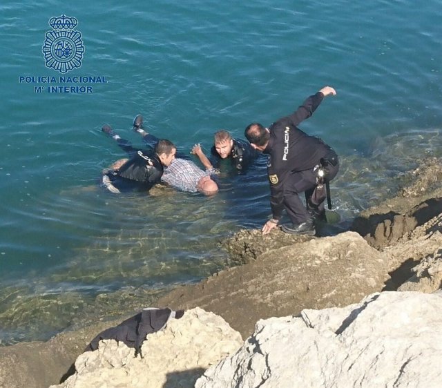 Rescate de un anciano en El Puerto de Santa María (Cádiz)