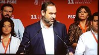 Ábalos reconoce la "legitimidad" de Page y celebra la "emoción" la familia del PSOE C-LM