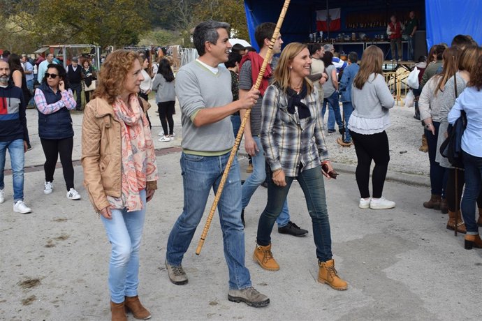 Pablo Zuloaga en Ruente, con Noelia Cobo e Isabel Fernández 